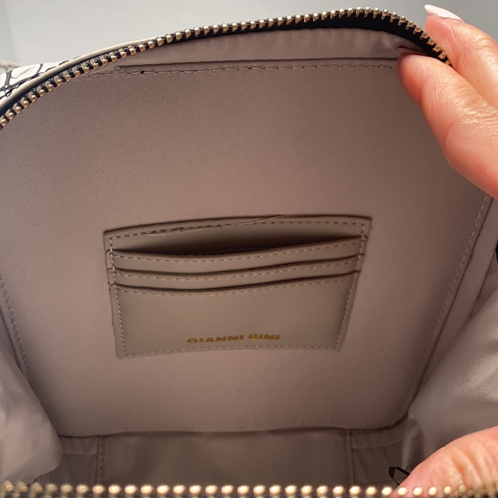 Handbag - Picture 5 of 6